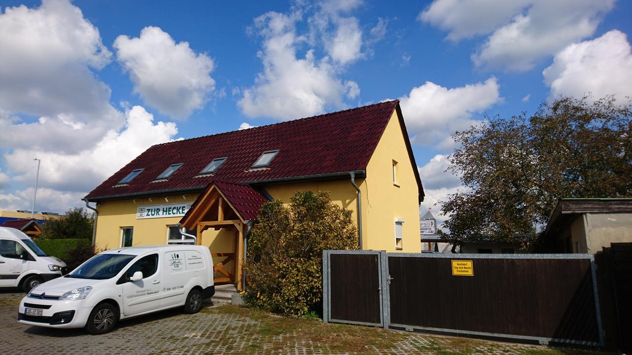 Gasthaus Zur Hecke Hotel Schoenefeld Exterior photo